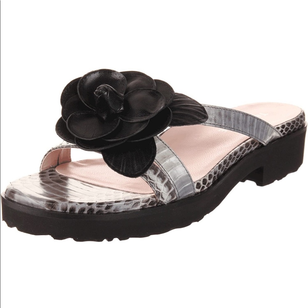 NWOB Taryn Rose Trina Rosette Sandals - 6